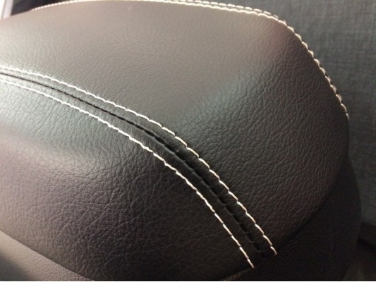 Перетяжка центрального подлокотника Перетяжка центрального подлокотника